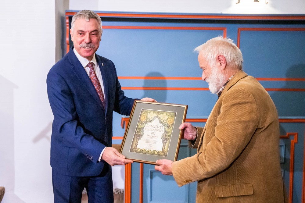 Alkotóink formálják Székelyföld kulturális erőterét - 10. alkalommal adták át a Háromszék kultúrájáért díjat